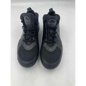 Nike Team Hustle D 9 - Youth's Athletic Companion AQ4224-010 (US Size 6Y)